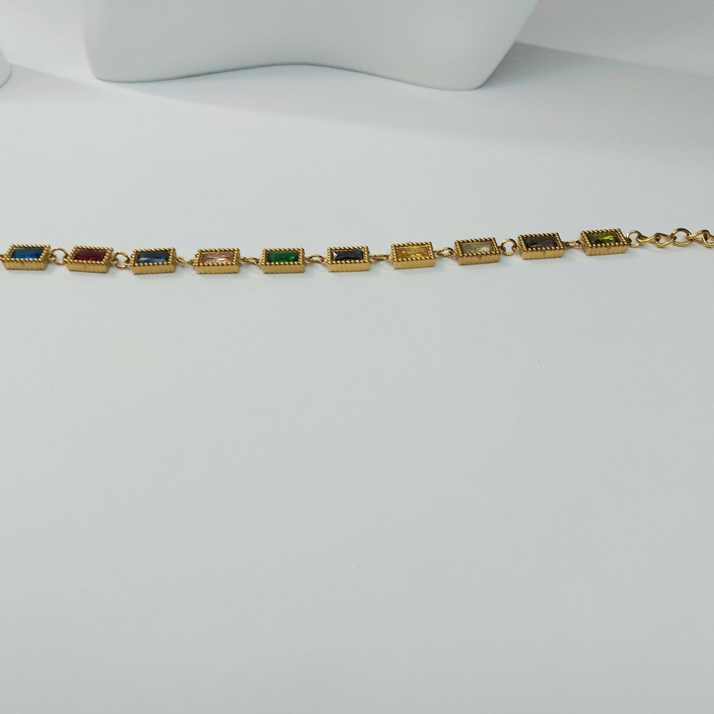 Elegant Gold and Multicolor Bracelet